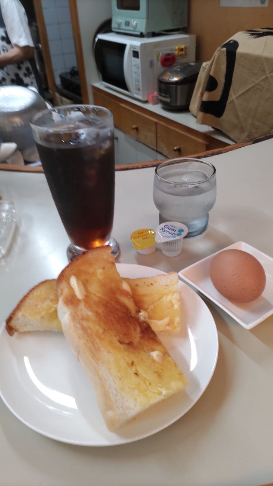 モーニングセットのトーストとコーヒー